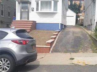 8425 168th Pl, Jamaica, NY 11432