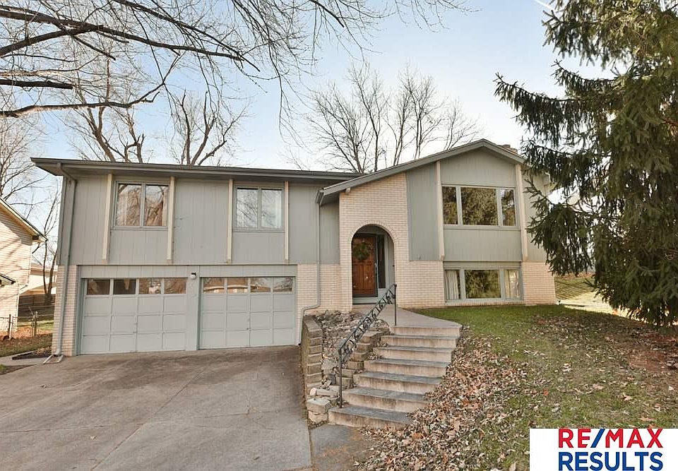 1st image of 3205 Leawood Dr
