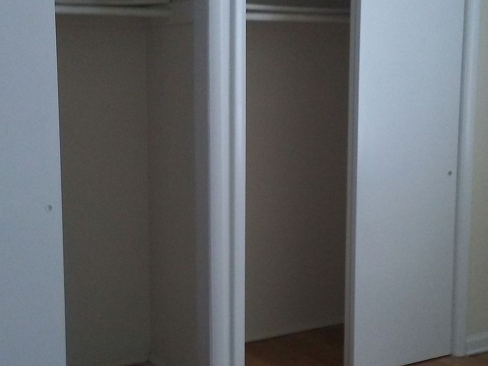 1st image of 27 Milhaven Sq