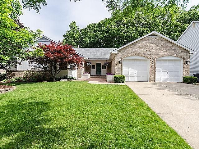 1st image of 384 Burr Oak Dr