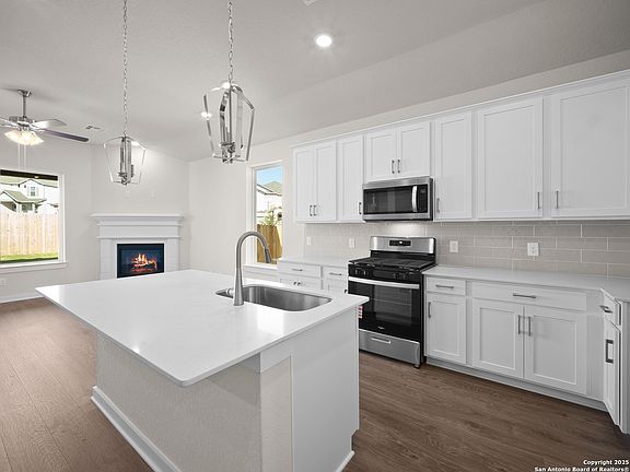 3rd image of 2526 Seabream Drive