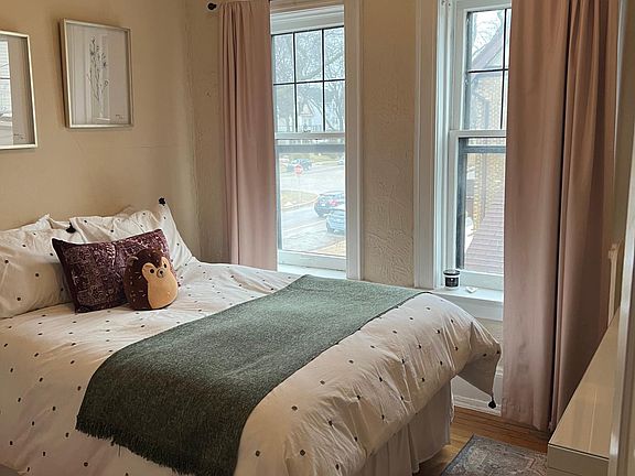 4th image of 1815 E Newberry Blvd #8