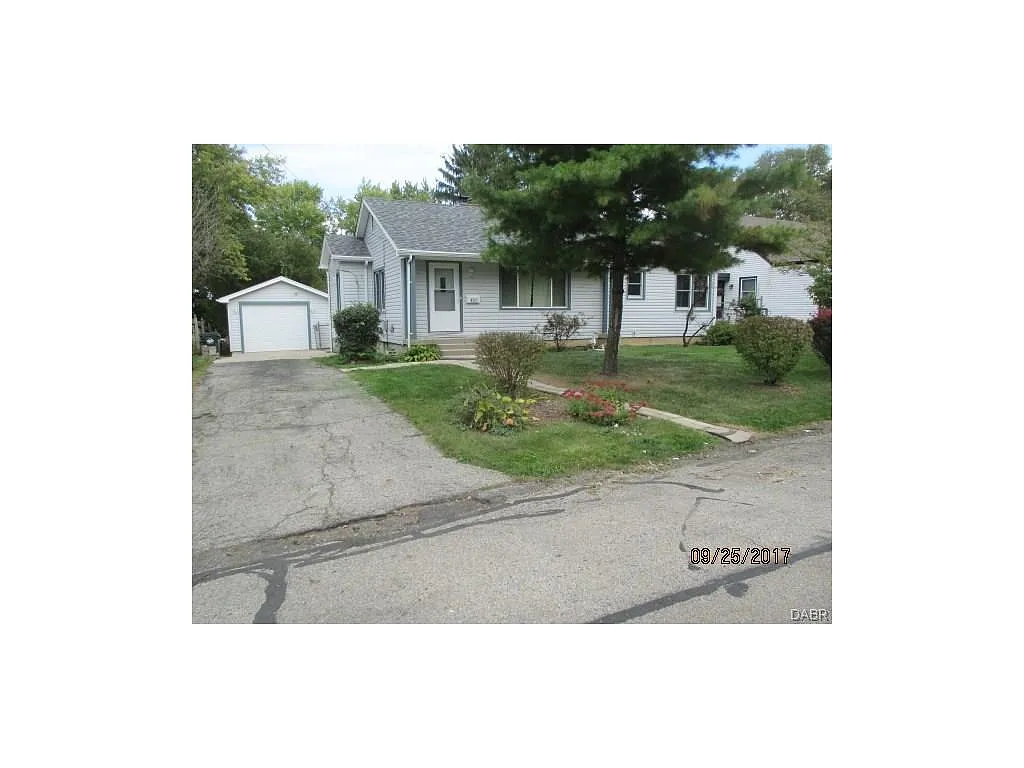 4510 Catalpa Dr photo 1