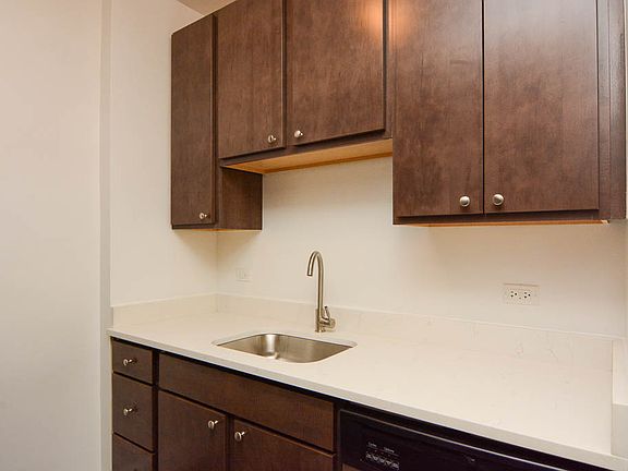 3rd image of 2936 W Palmer St #502
