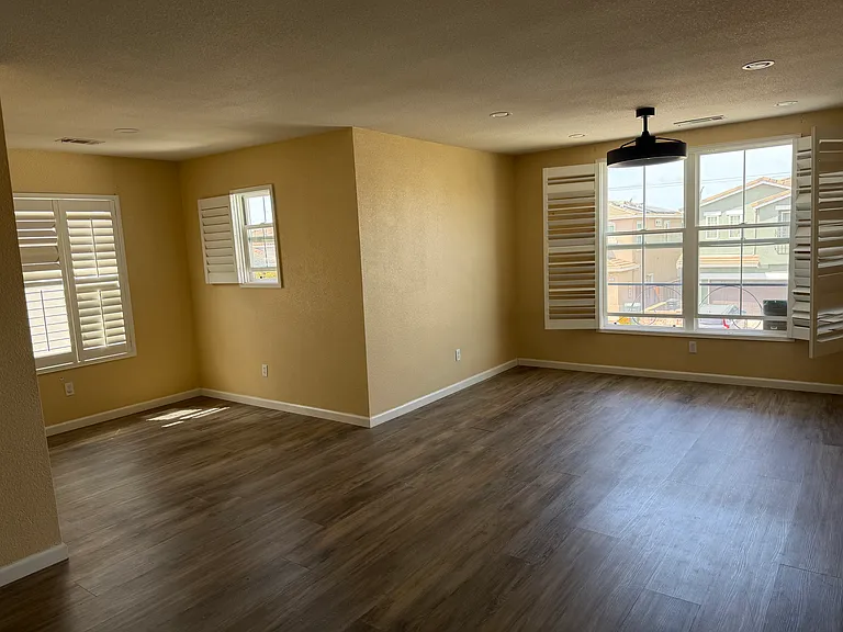 1237 San Benito Dr — Photo 6