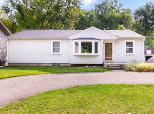 3420 N Squirrel Rd, Auburn Hills, MI 48326