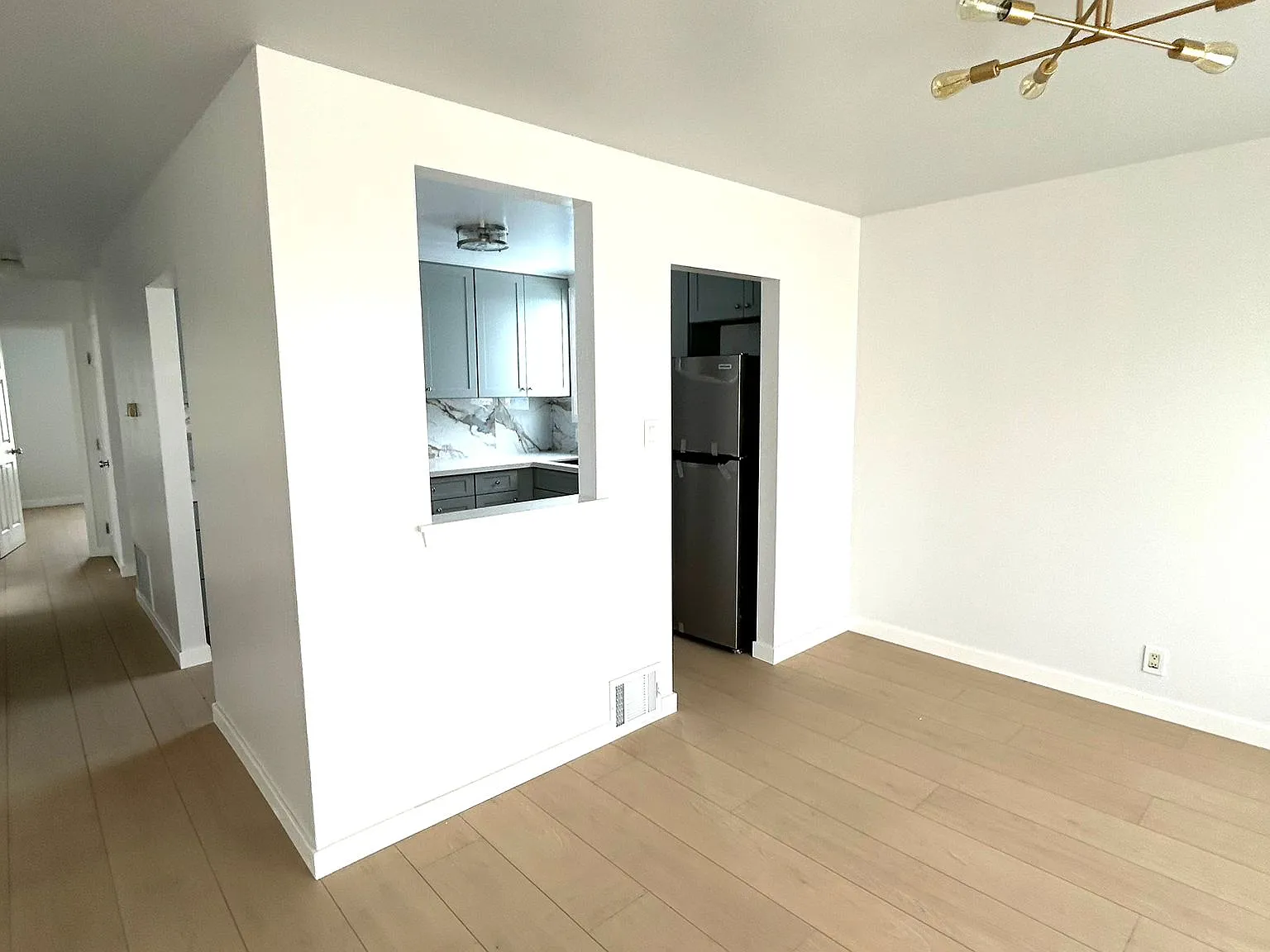 4 bed, 1212 sqft, $4,650 — Photo 3