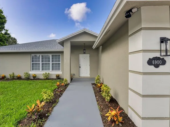 6900 2nd St Street, Jupiter, FL 33458