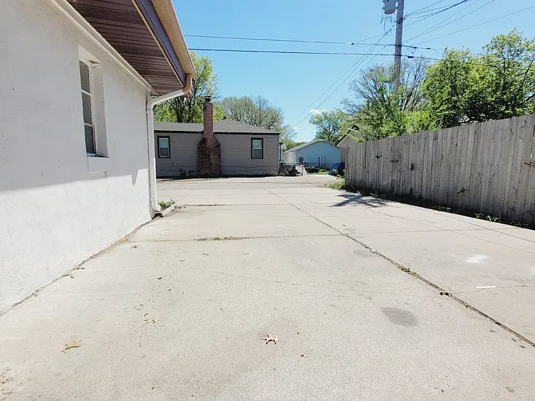 2115 State St — Photo 3