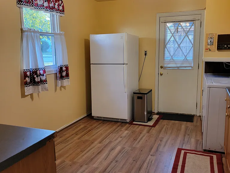 3902 Elmwood Dr — Photo 5