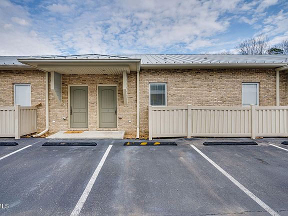 5th image of 108 Furches Dr APT 16