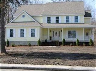 48 Beacon St, Andover, MA 01810