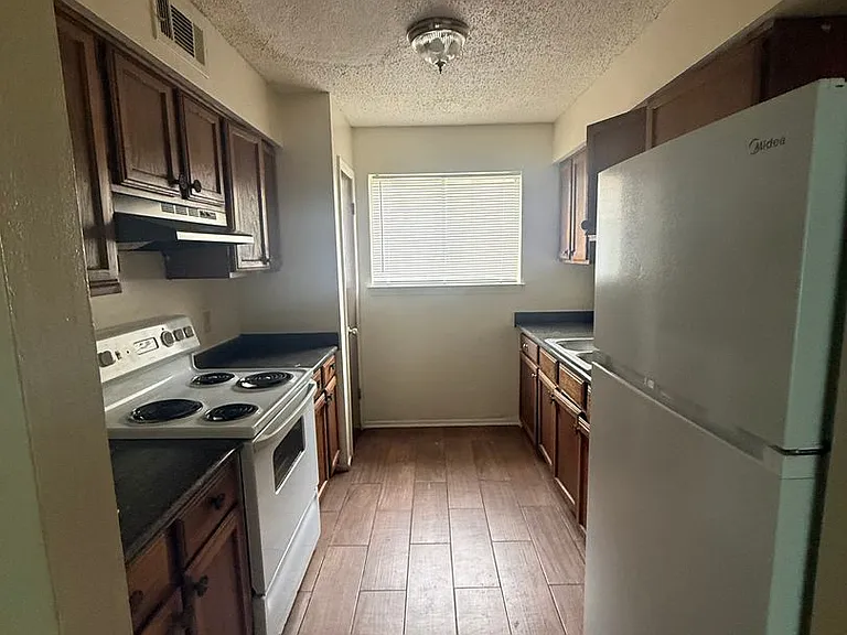 1646 Jade Ave — Photo 8