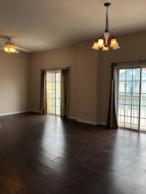 2 bed, 2.0 bath, 1227 sqft, $2,000 — Photo 2