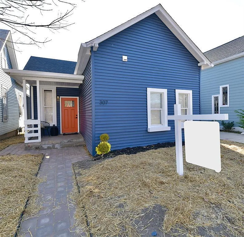 307 E Morris St photo 1