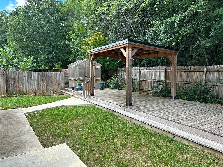 236 Chadwick Ln — Photo 13