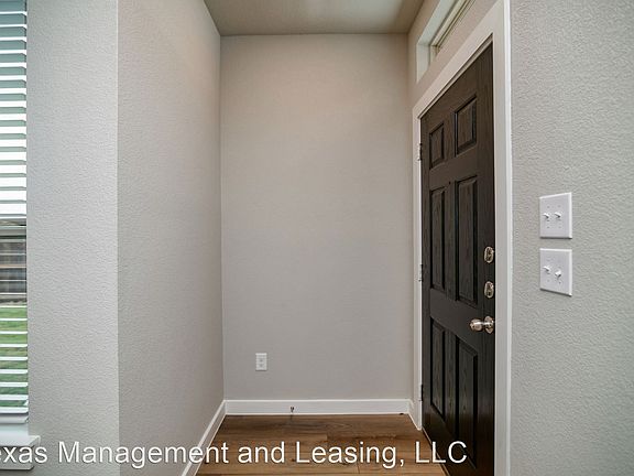 4th image of 753 Fallow Dr