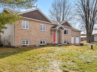 10610 Maple St, North Dundas, ON K0E1W0