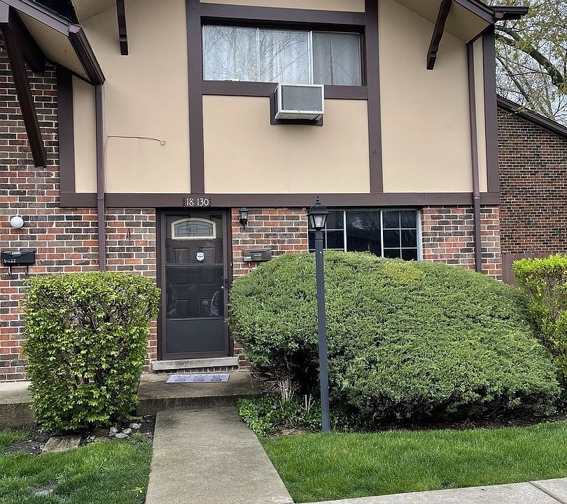 1st image of 18W130 Lowell Ln
