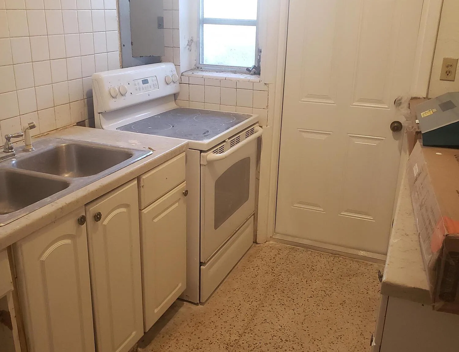 2 bed, 1.0 bath, 1780 sqft, $2,300 — Photo 3