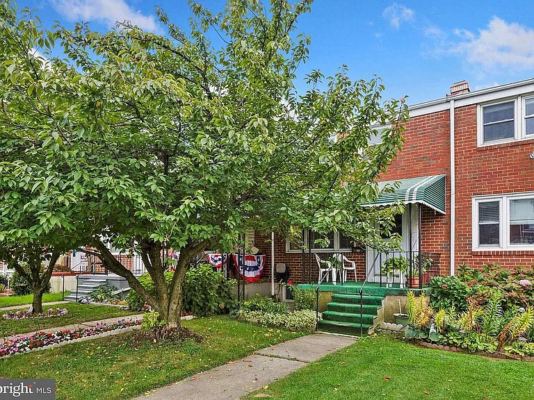 1141 Gloria Ave — Photo 1