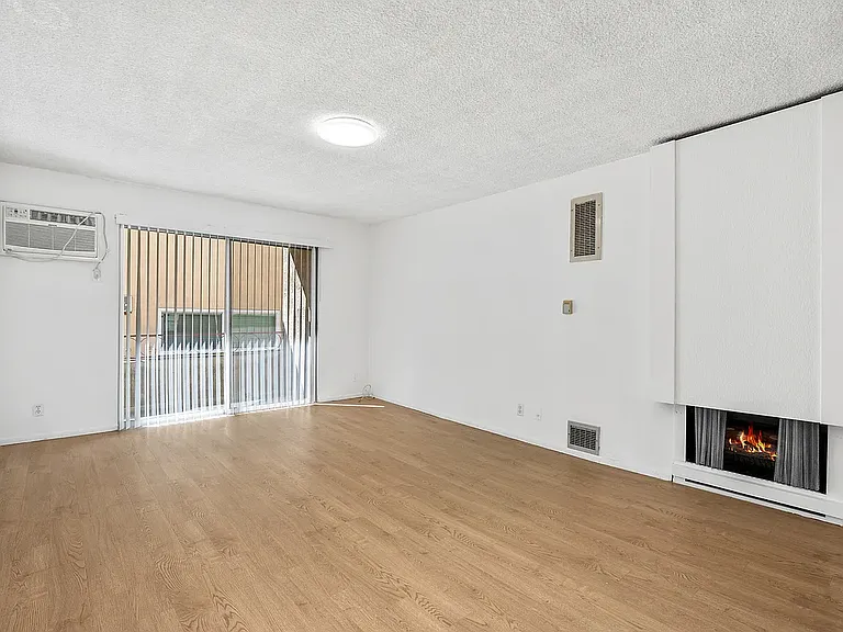 Goshen Apartments — Photo 11