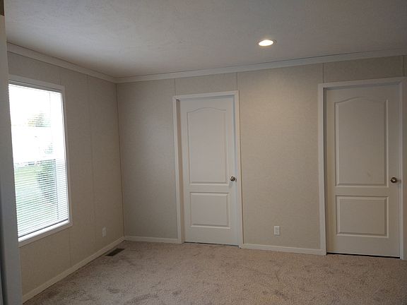 4th image of 411 E Van Buren Cir #411