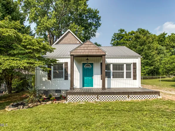 2210 Bradshaw Garden Rd, Knoxville, TN 37912
