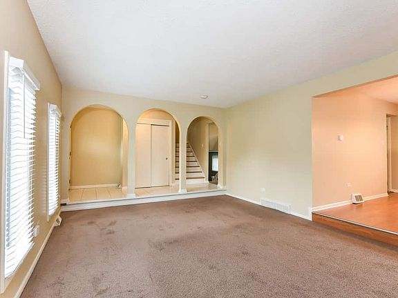 4th image of 453 S Blackstone Ave