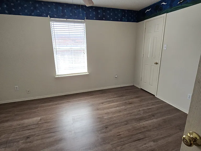 8028 Clear Brook Cir — Photo 14
