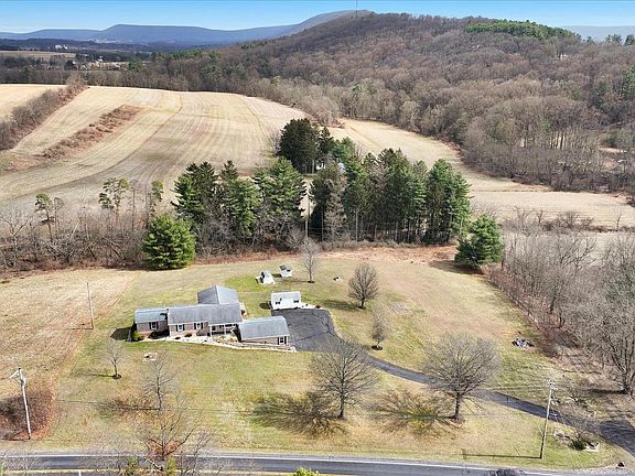 3rd image of 3 Coleman Rd