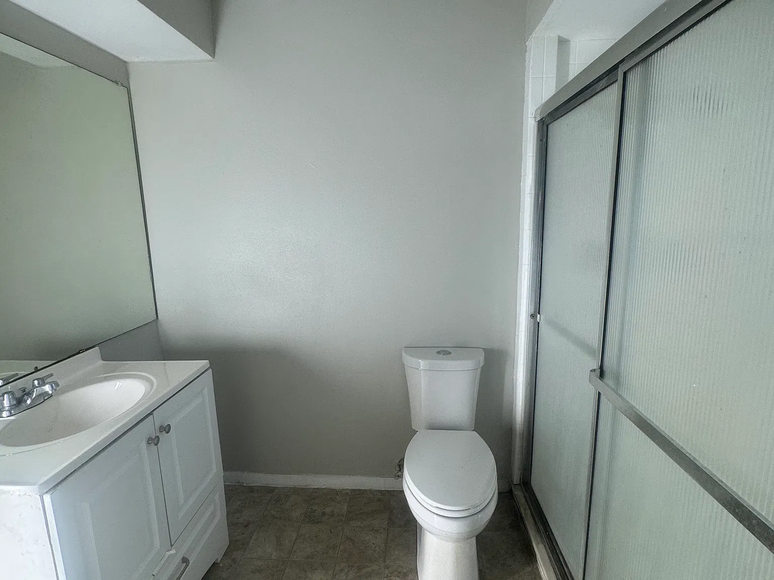 620 Eastwood Ct — Photo 2