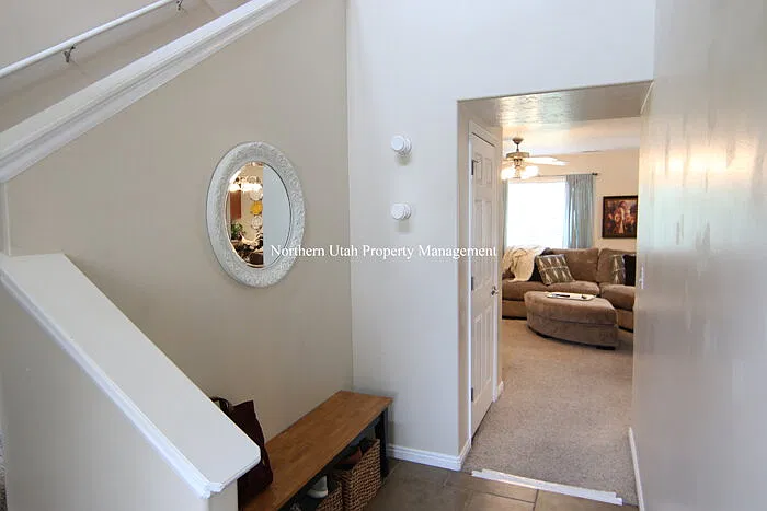 4 bed, 2.5 bath, 2088 sqft, $2,400 — Photo 2