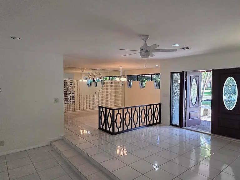 5860 SW 8th St — Photo 13