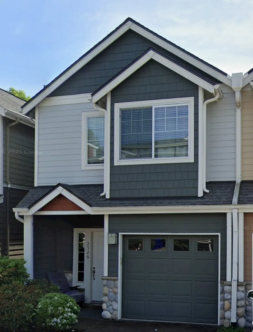 3 bed, 1309 sqft, $2,390 — Photo 1