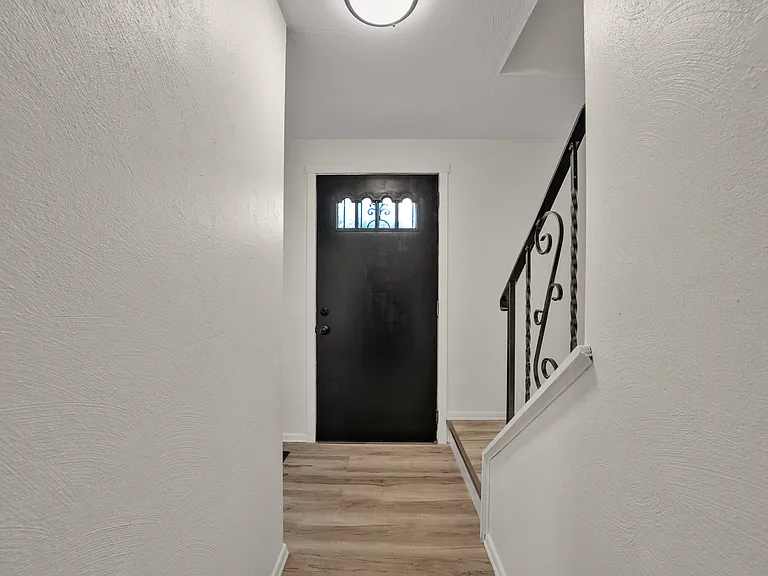 1562 Hedwig Dr — Photo 15