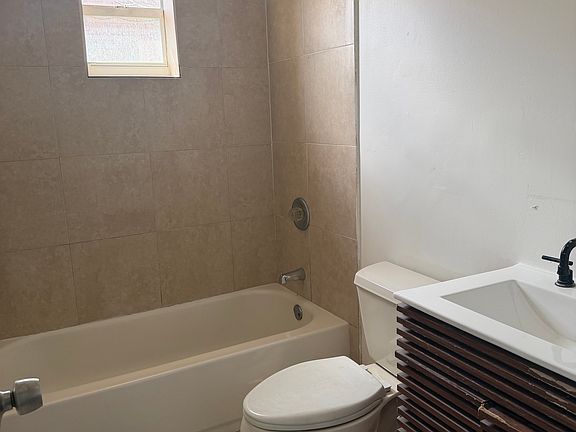 4th image of 518 NW 10th St #2