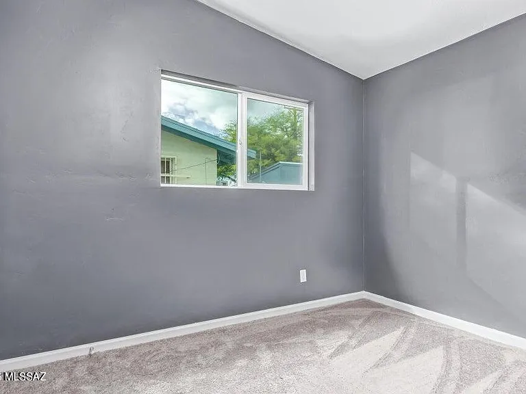 843 E Alturas St — Photo 20