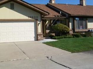 38800 Windmill Pointe W, Clinton Twp, MI 48038