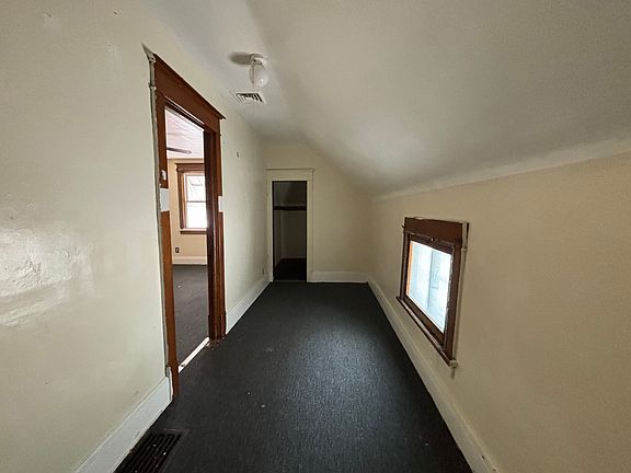 5th image of 295 Wagner Ave #2