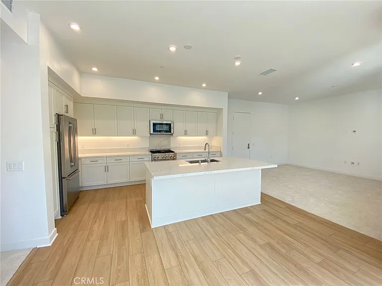 1110 Urbana St — Photo 17