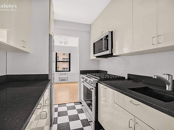 2nd image of 150 E 56th St APT 4C