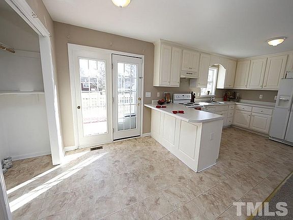 5th image of 310 Flowers St