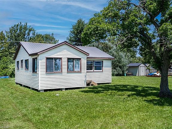 2nd image of 845 Lakeshore Rd