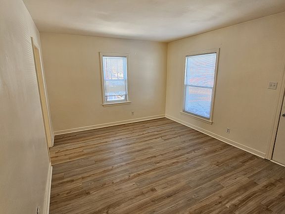 2nd image of 324 Broadmoor Ave #320