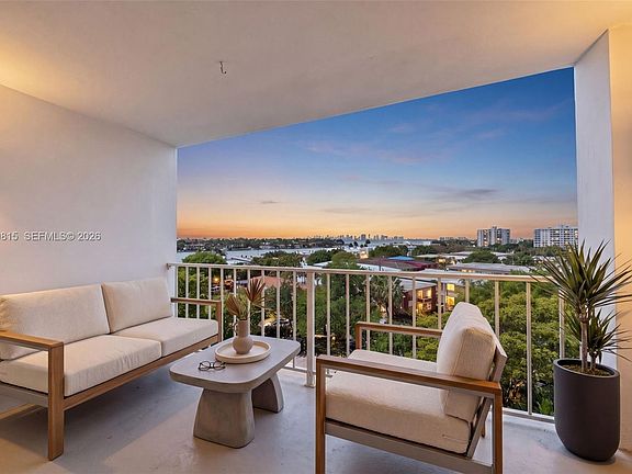 5th image of 6900 Bay Dr APT 6B