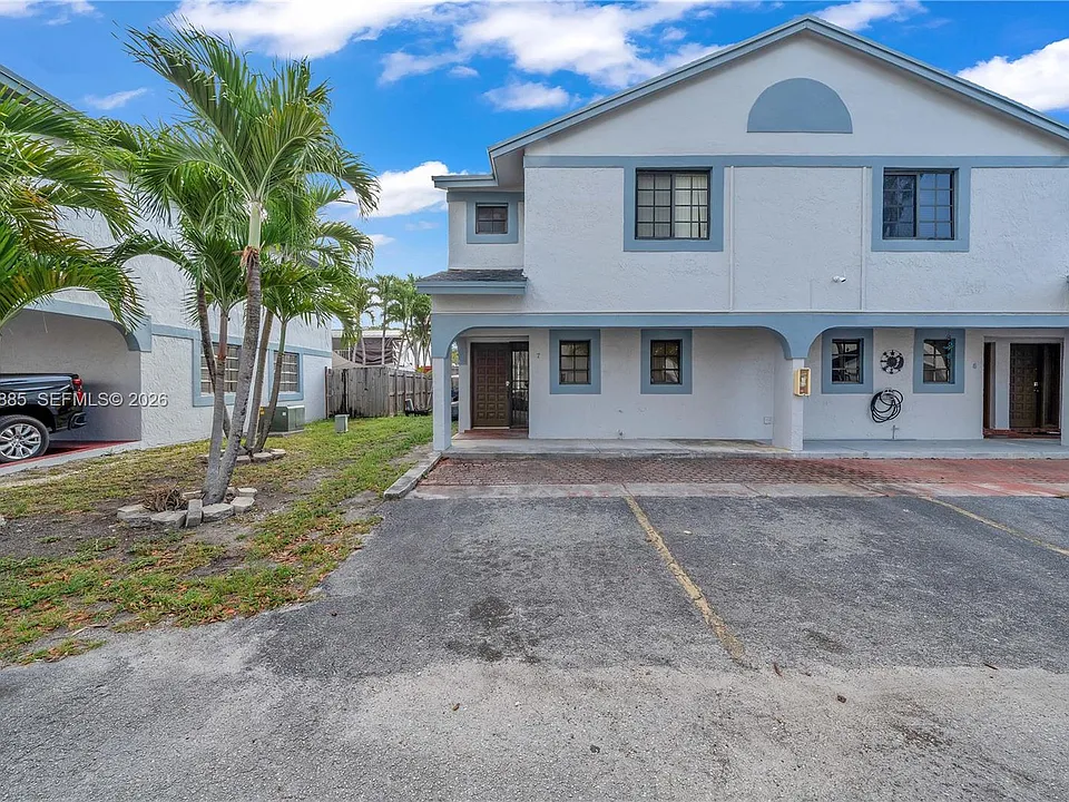 1535 SW 122nd Ave #3-7