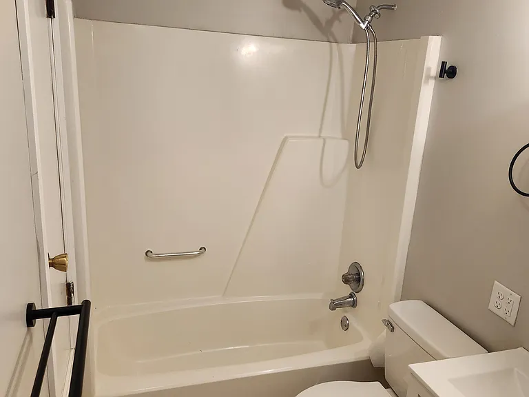 219 E Center St #A — Photo 12