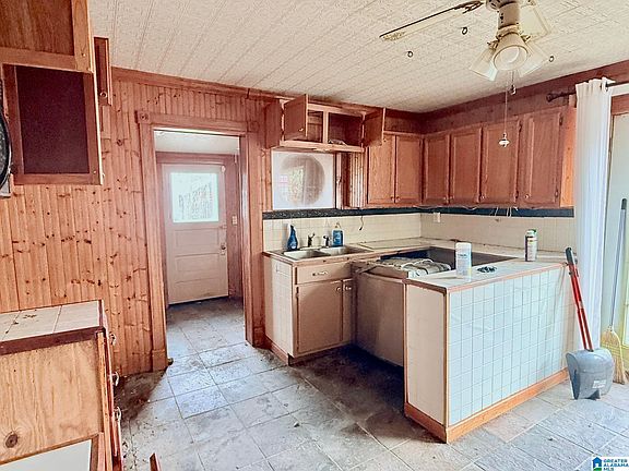4th image of 602 E Ladiga St
