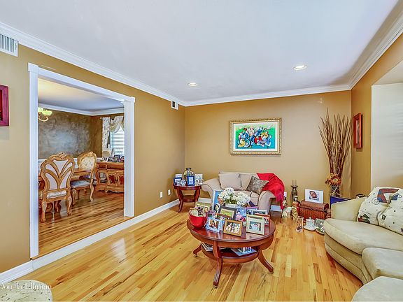 5th image of 908 Carrie Ct